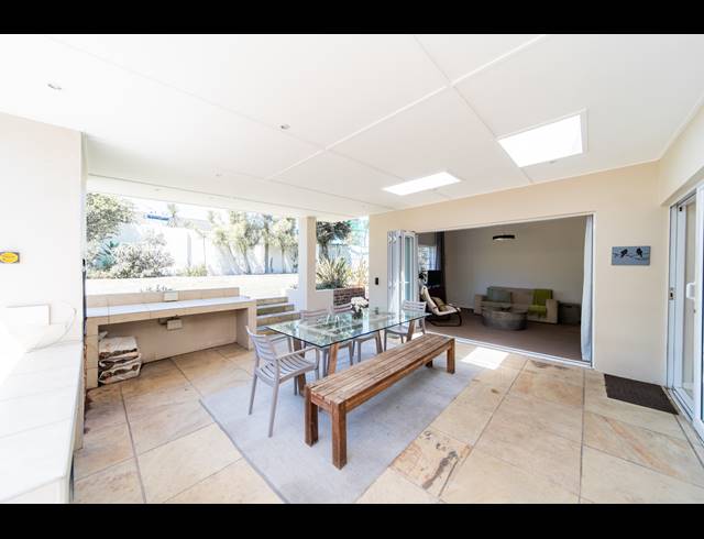 4 BEDROOM HOUSE FOR SALE IN BEACON BAY